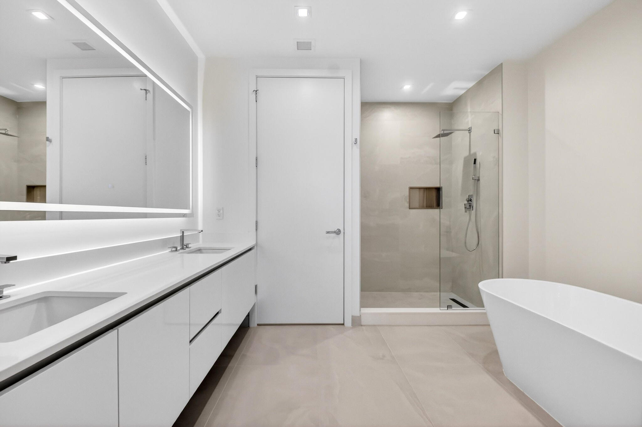 NAUTILUS 220 - Residential Lease