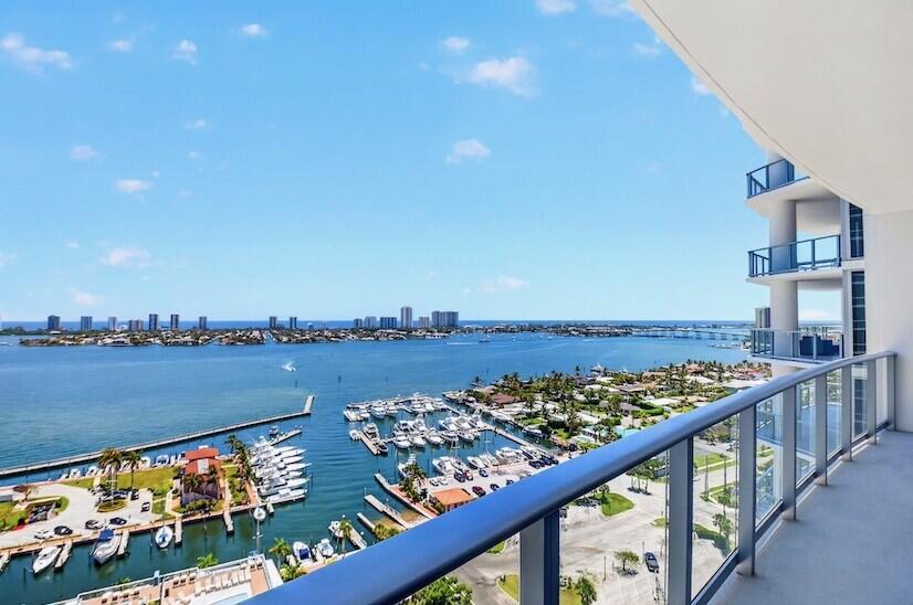 NAUTILUS 220 - Residential Lease