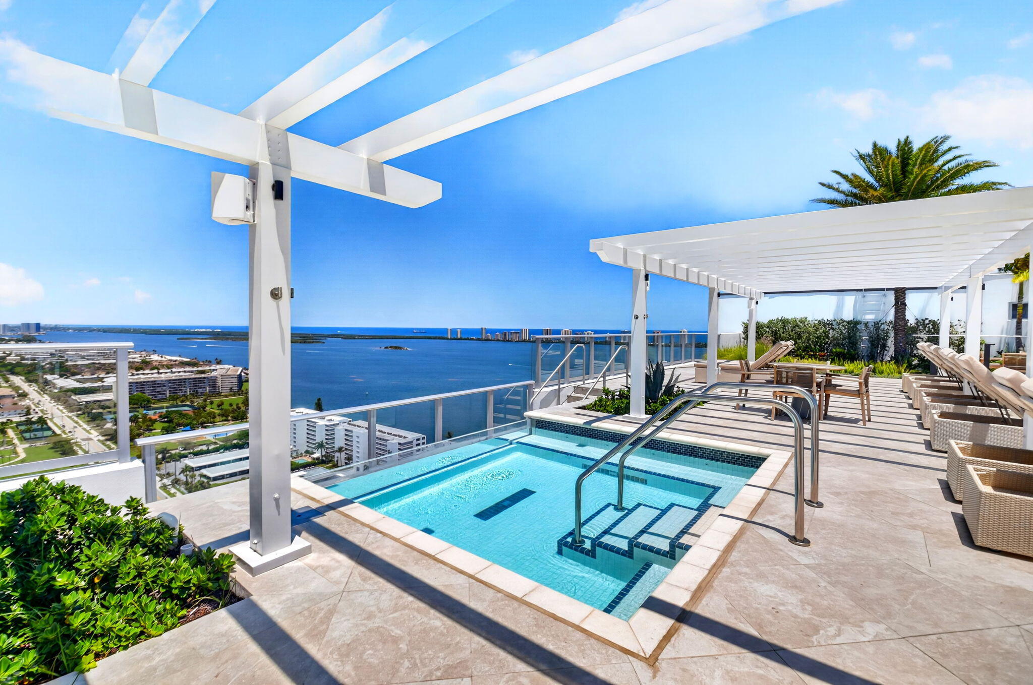 NAUTILUS 220 - Residential Lease