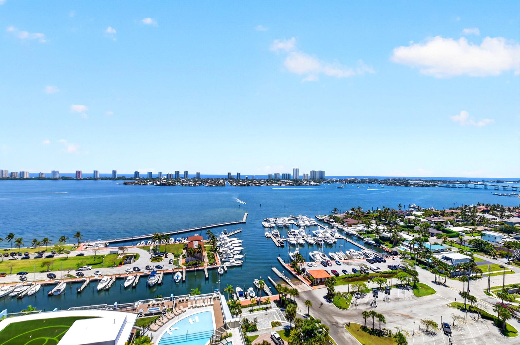 NAUTILUS 220 - Residential Lease