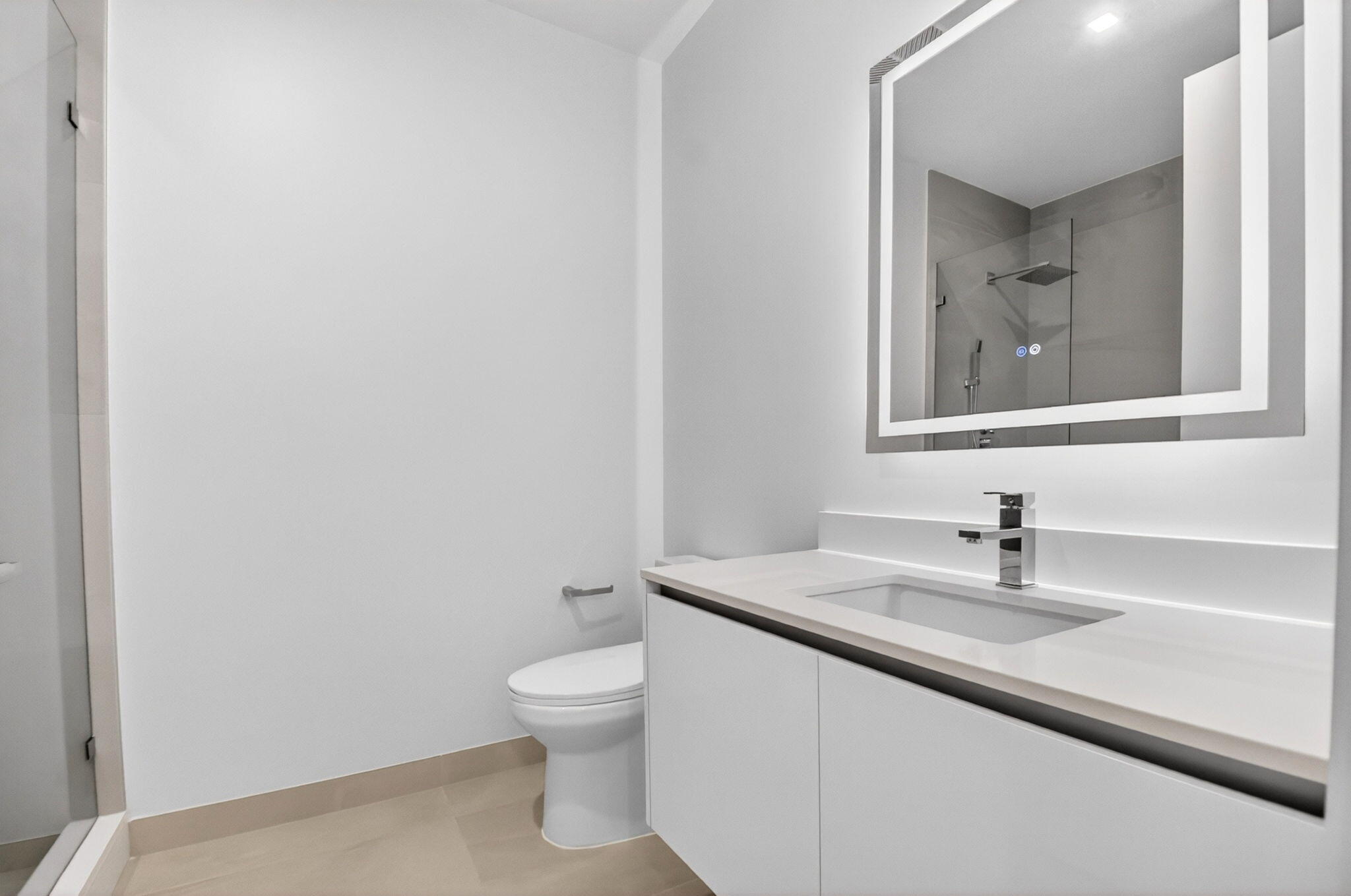 NAUTILUS 220 - Residential Lease
