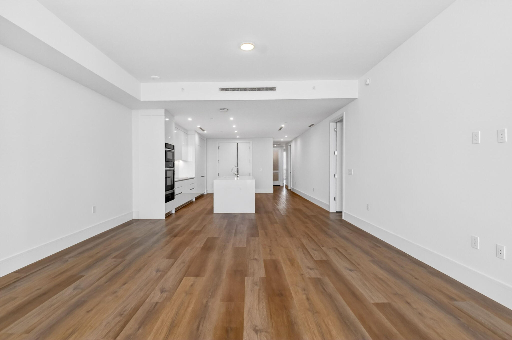 NAUTILUS 220 - Residential Lease