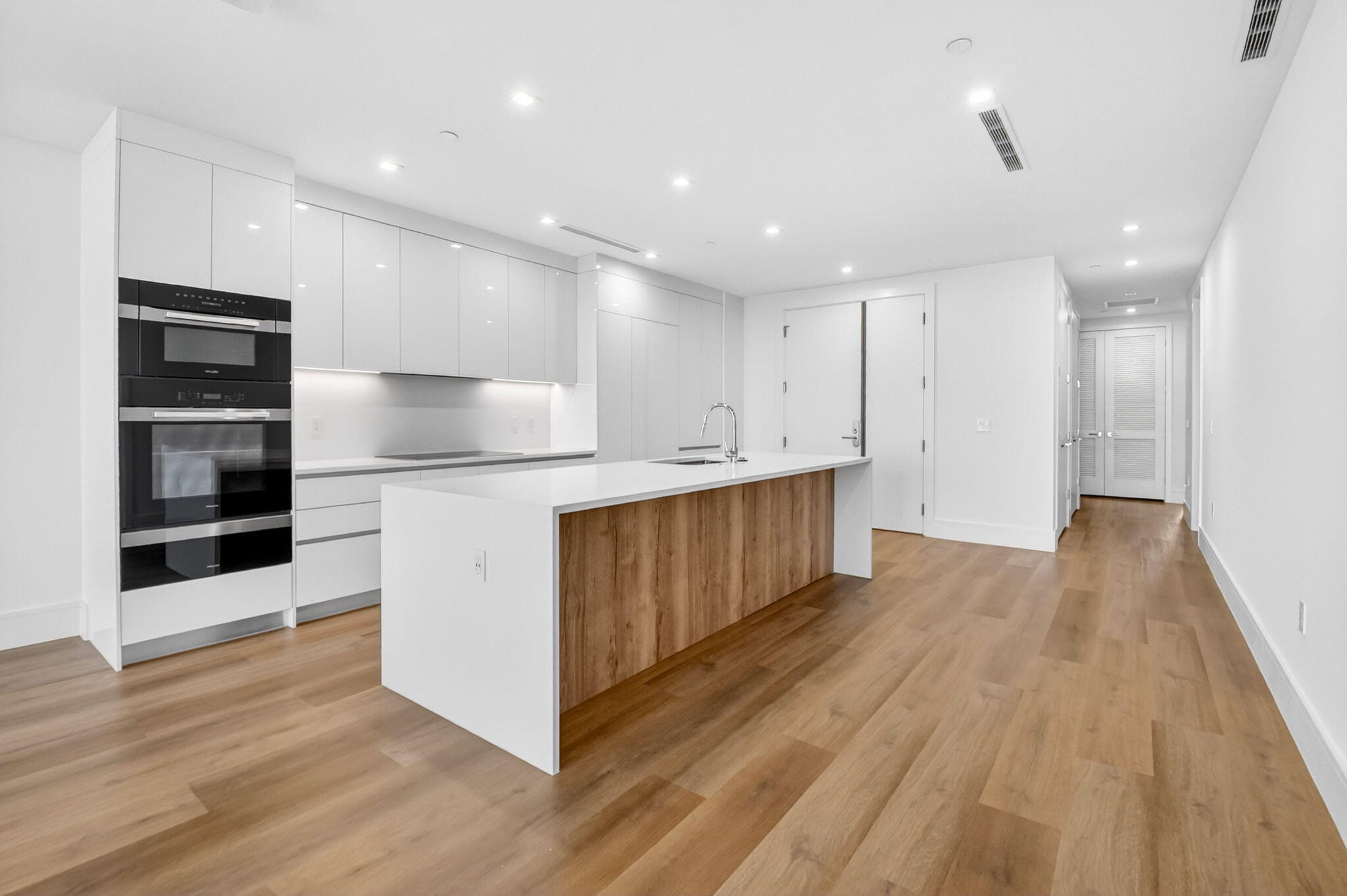 NAUTILUS 220 - Residential Lease