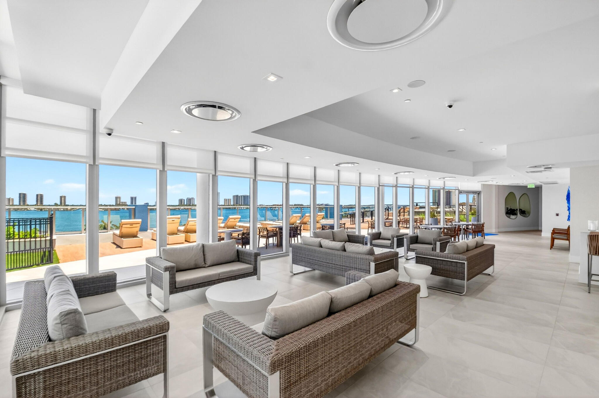 NAUTILUS 220 - Residential Lease