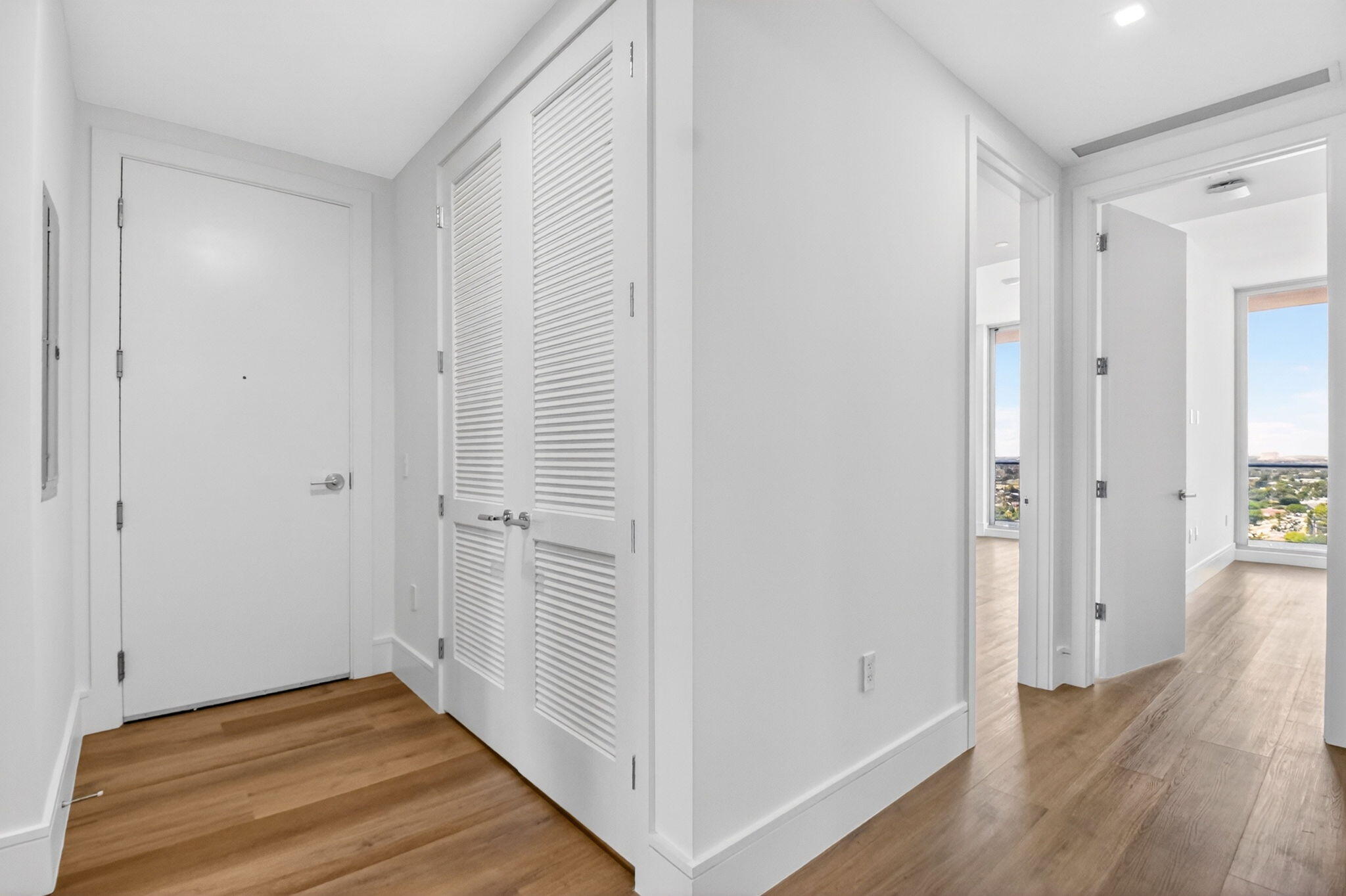 NAUTILUS 220 - Residential Lease