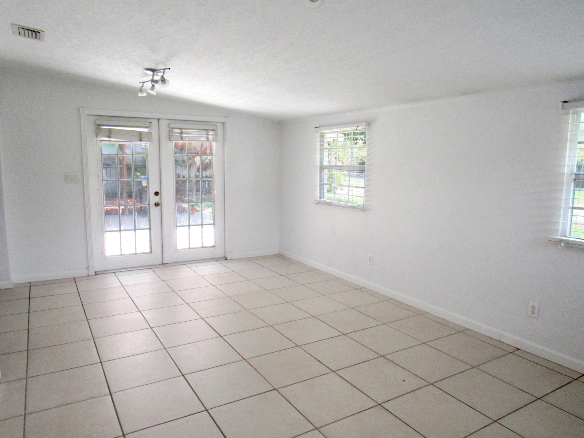 KELSEY CITY - Residential