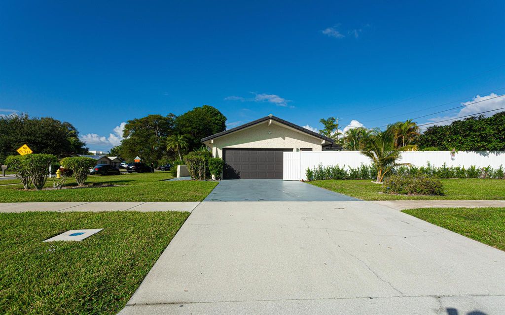 Photo of 2013 Ardley Road, North Palm Beach, FL 33408 (MLS # R11143394)