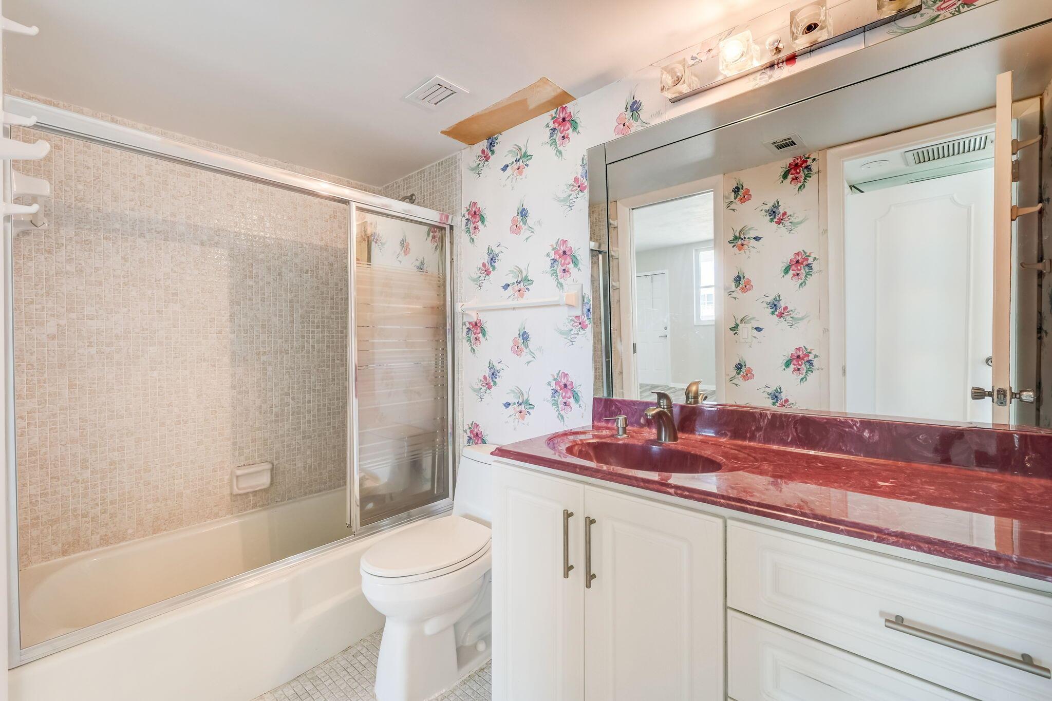 HILLSBORO LE BARON CONDO APTS - Residential