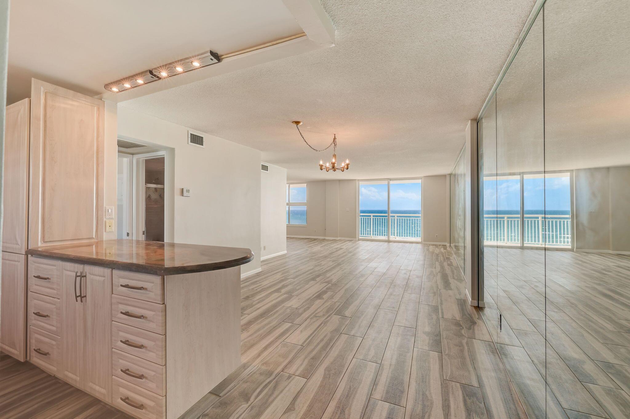 HILLSBORO LE BARON CONDO APTS - Residential