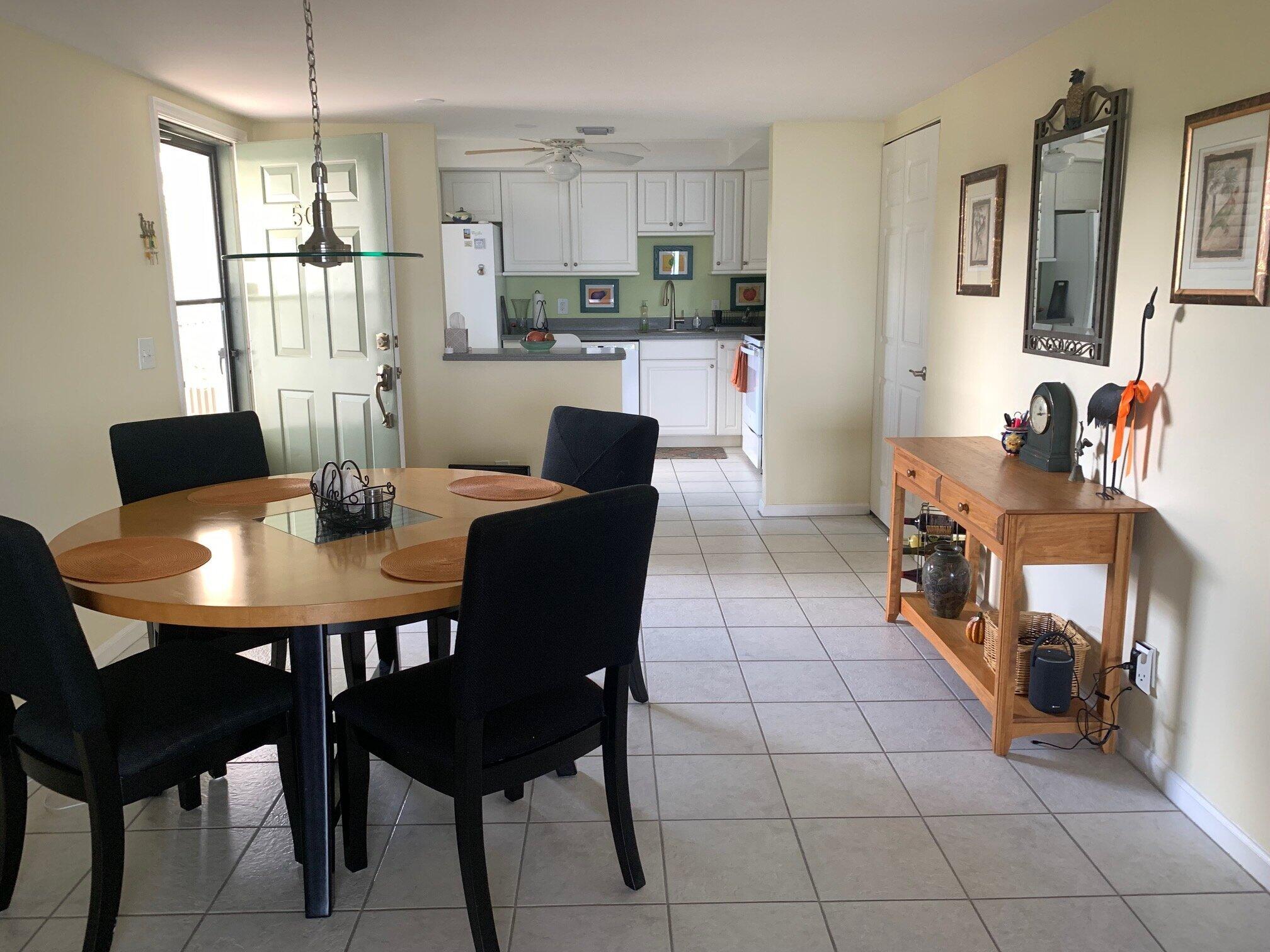 HIDDEN BANYAN CONDO - Residential