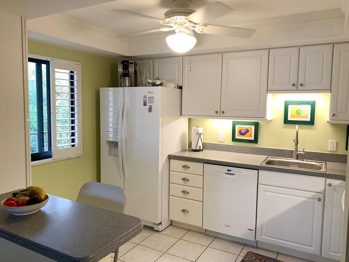 HIDDEN BANYAN CONDO - Residential