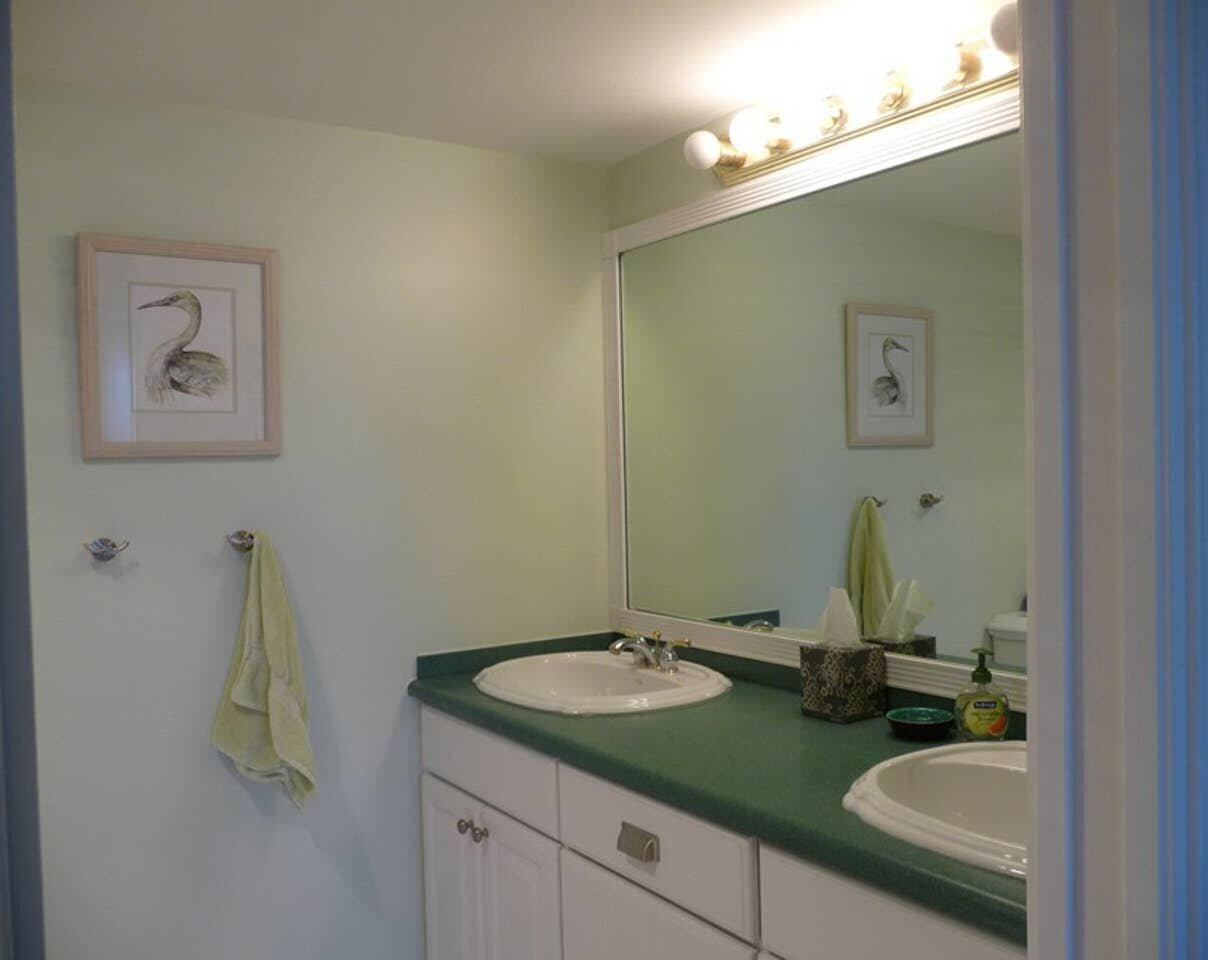 HIDDEN BANYAN CONDO - Residential