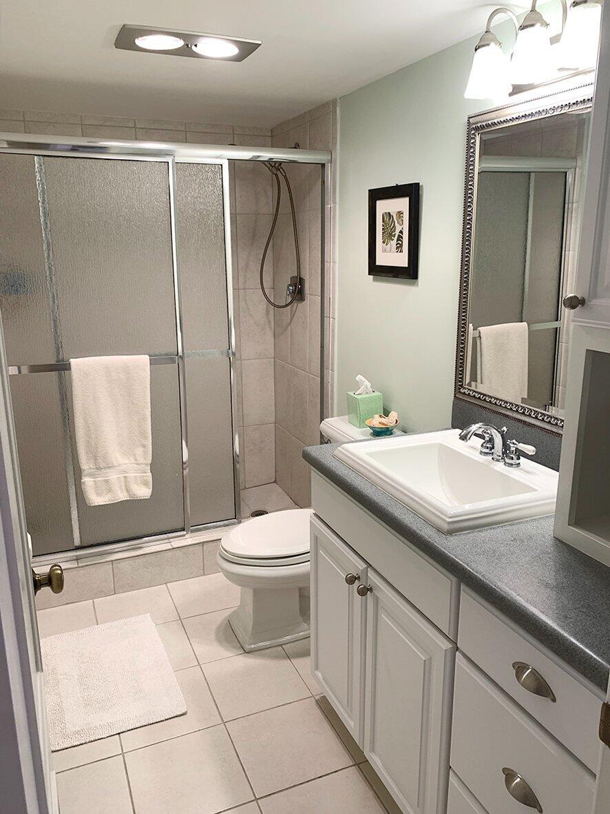 HIDDEN BANYAN CONDO - Residential