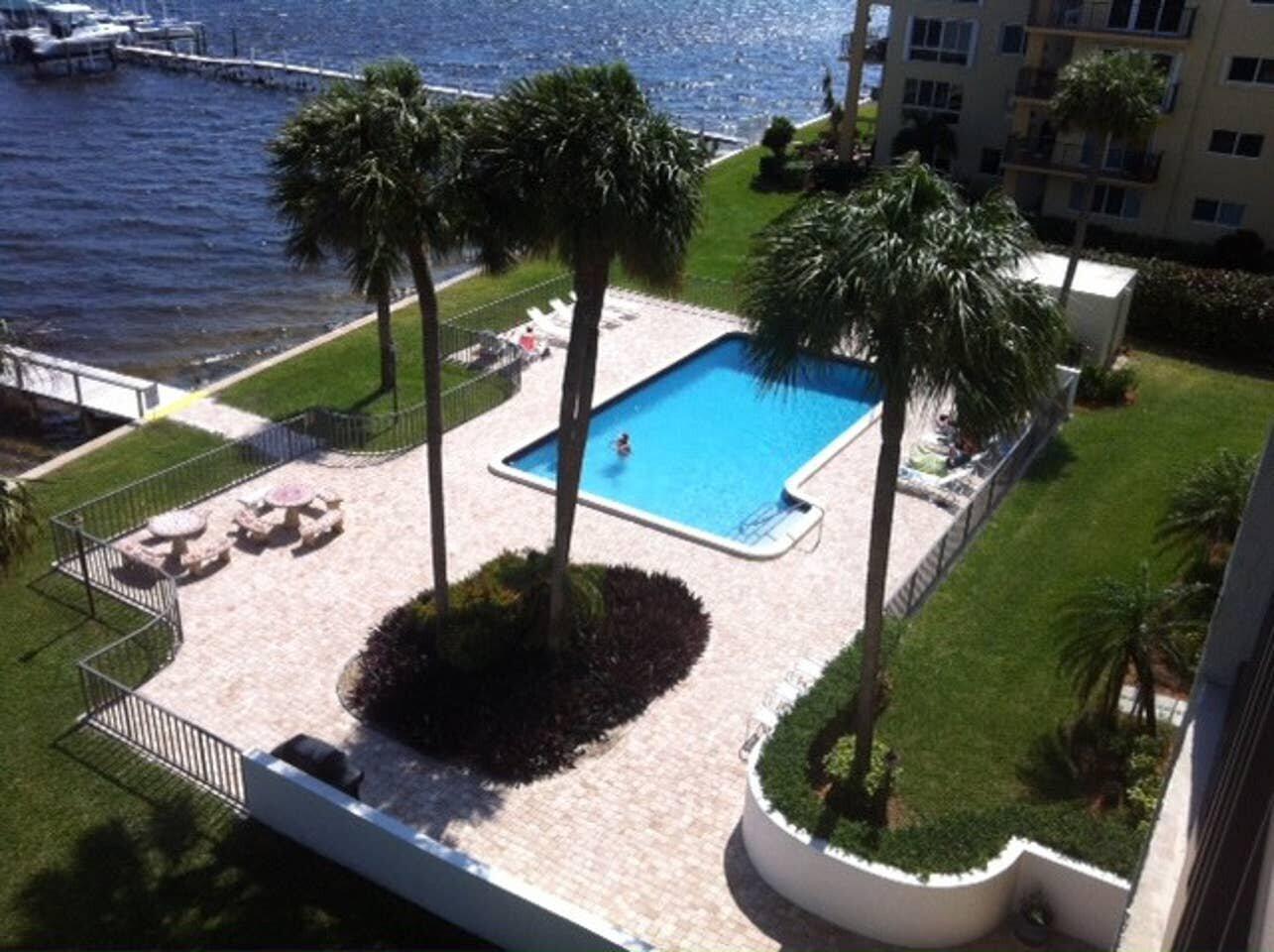 HIDDEN BANYAN CONDO - Residential