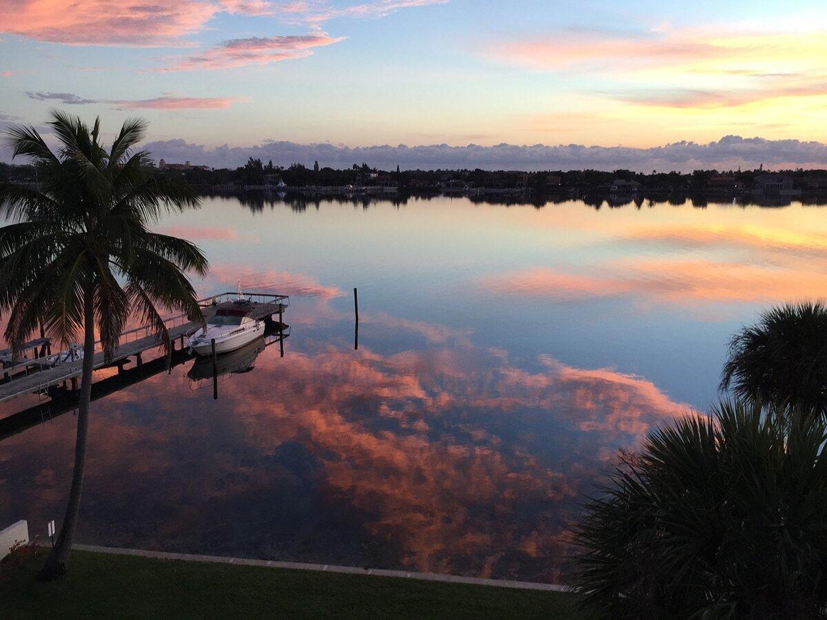 HIDDEN BANYAN CONDO - Residential