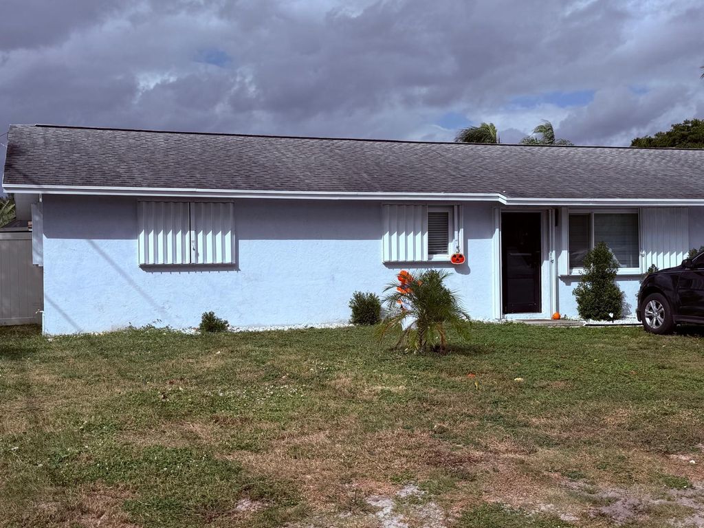 Photo of 6817 Florida DR, Lake Worth, FL 33462 (MLS # B26030941)