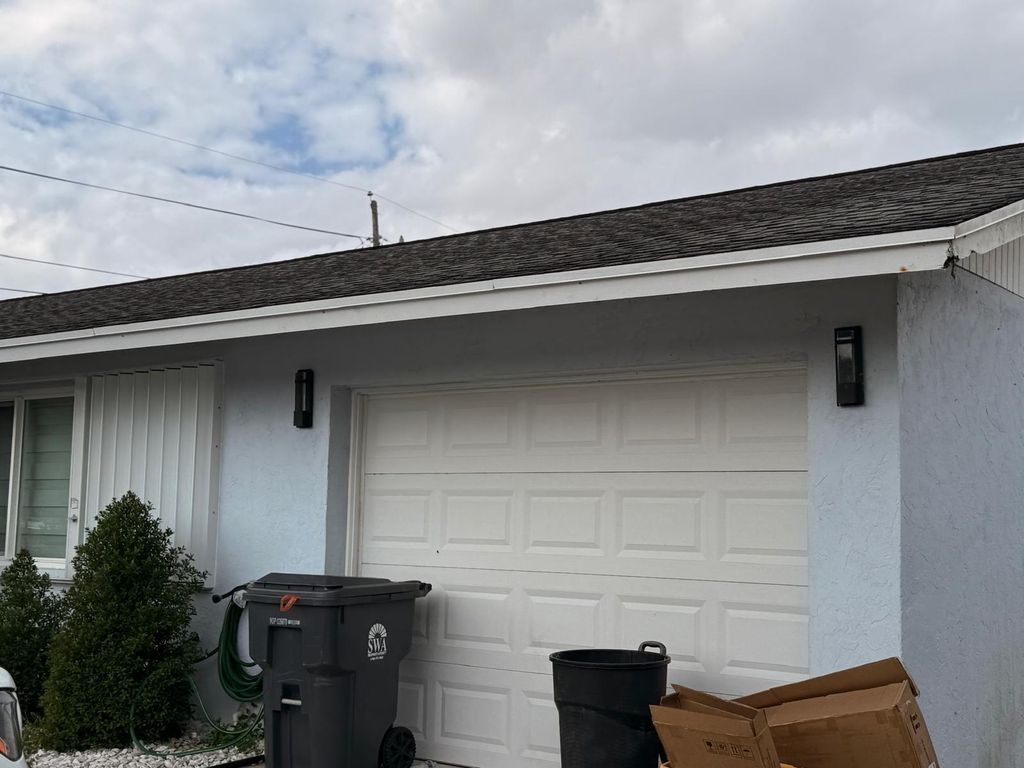 Photo of 6817 Florida DR, Lake Worth, FL 33462 (MLS # B26030941)