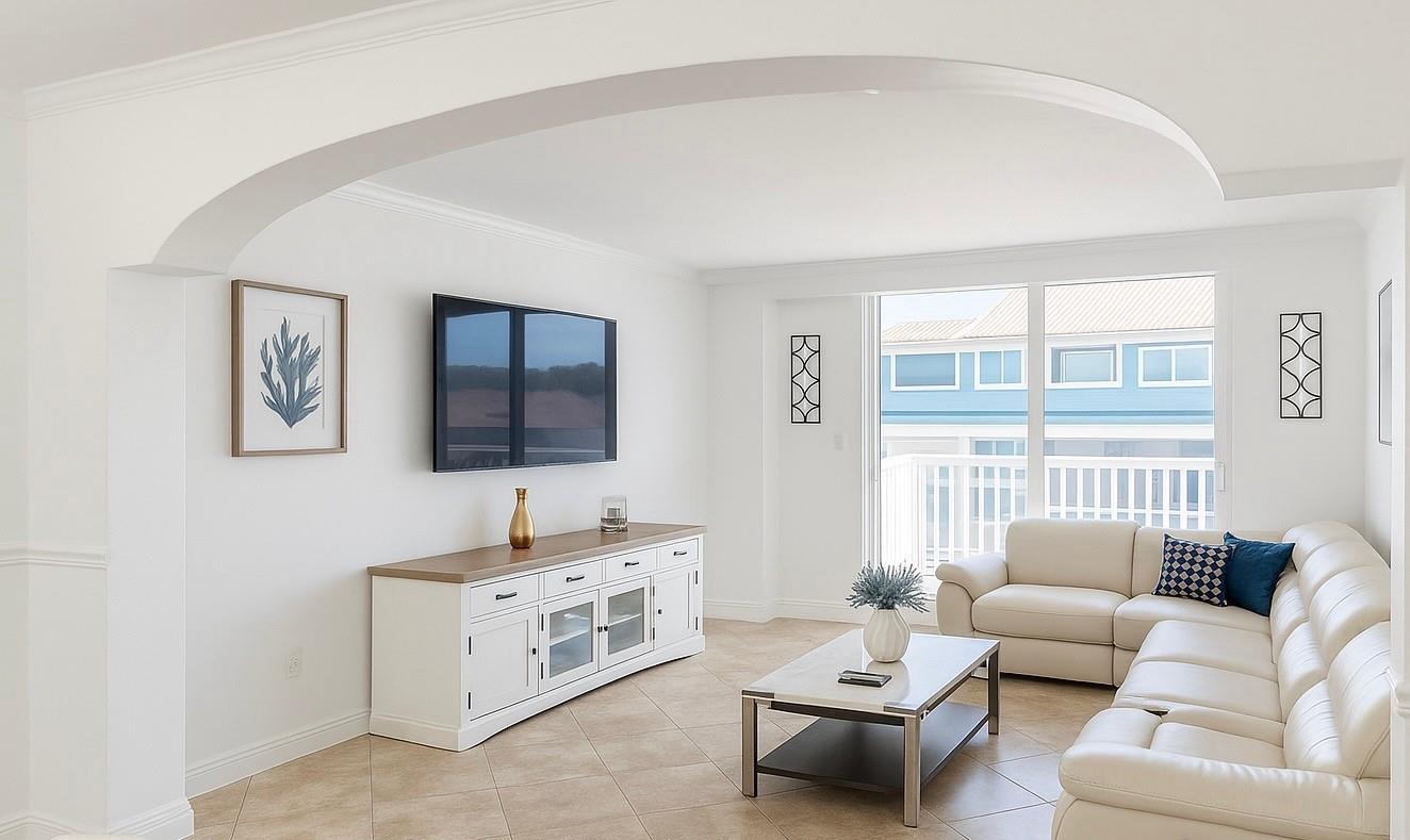 View photos, virtual tours, details... 801 S Ocean Drive 206