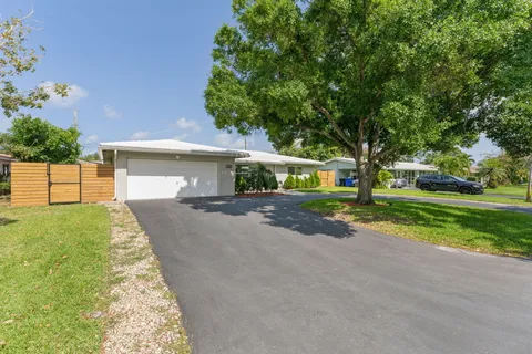 5230 NE 15th Avenue, Fort Lauderdale, FL MLS: R11092709