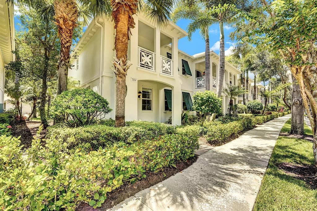 Photo of 3104 W Community Drive Dr, Jupiter, FL 33458 (MLS # R10735391)