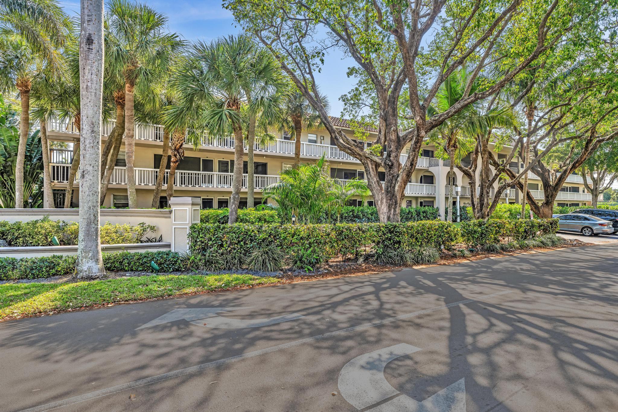 BOCA ROYAL APTS COND BLDG B - Residential