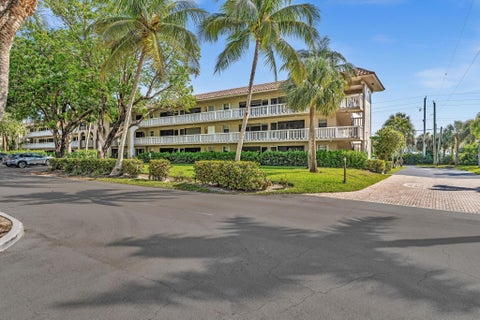 Tiny photo for 100 Royal Palm Way #303, Boca Raton, FL 33432 (MLS # B26030104)