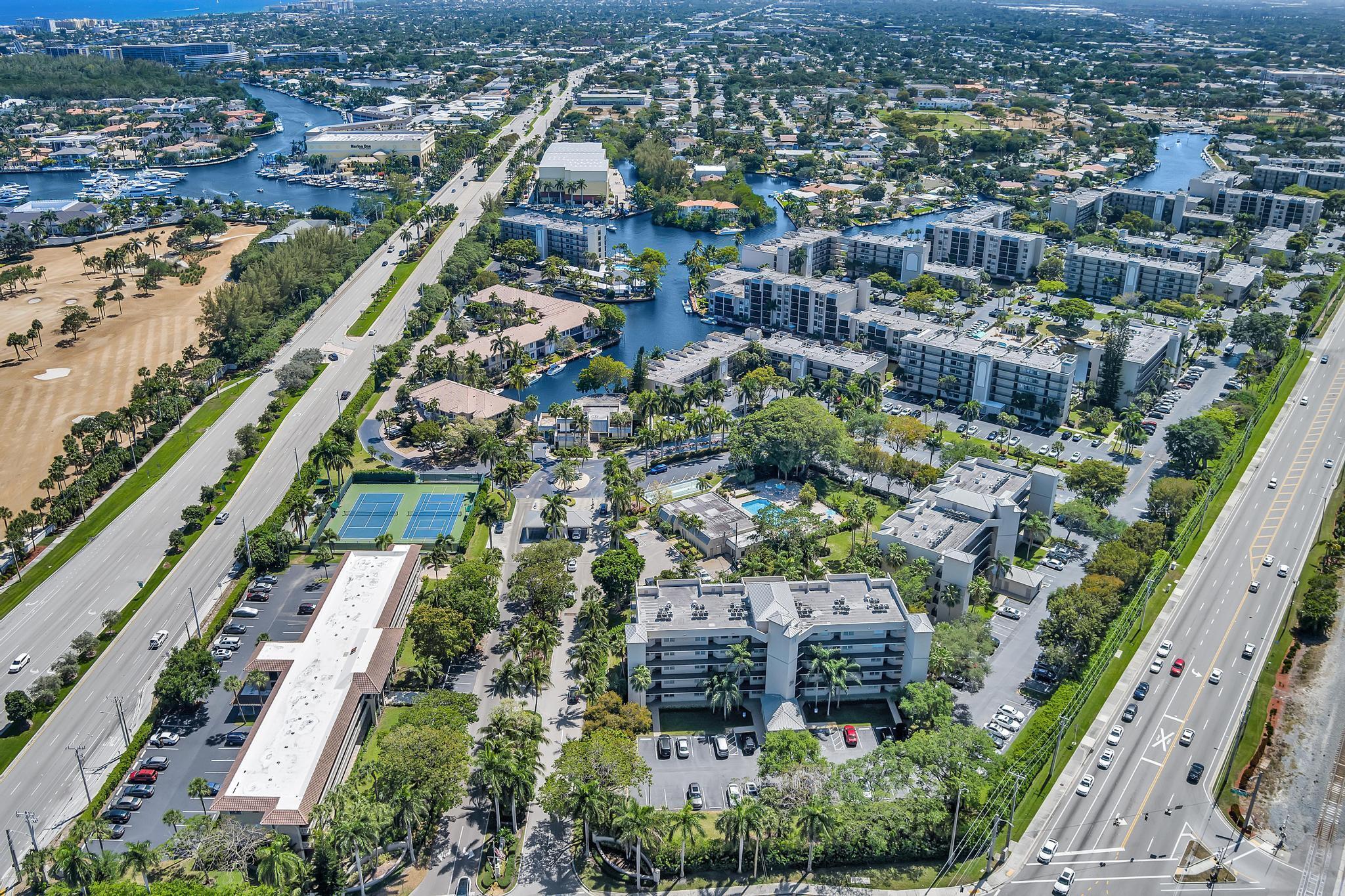 BOCA ROYAL APTS COND BLDG B - Residential