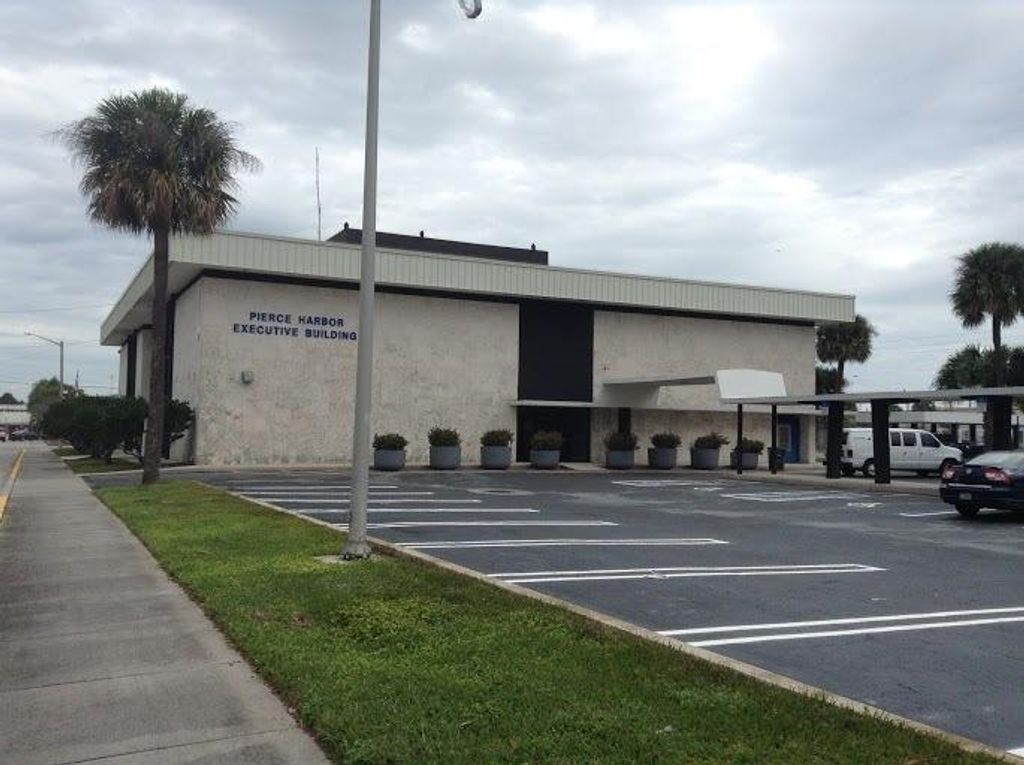 Photo of 300 S 6th Street, Fort Pierce, FL 34950 (MLS # R10949979)