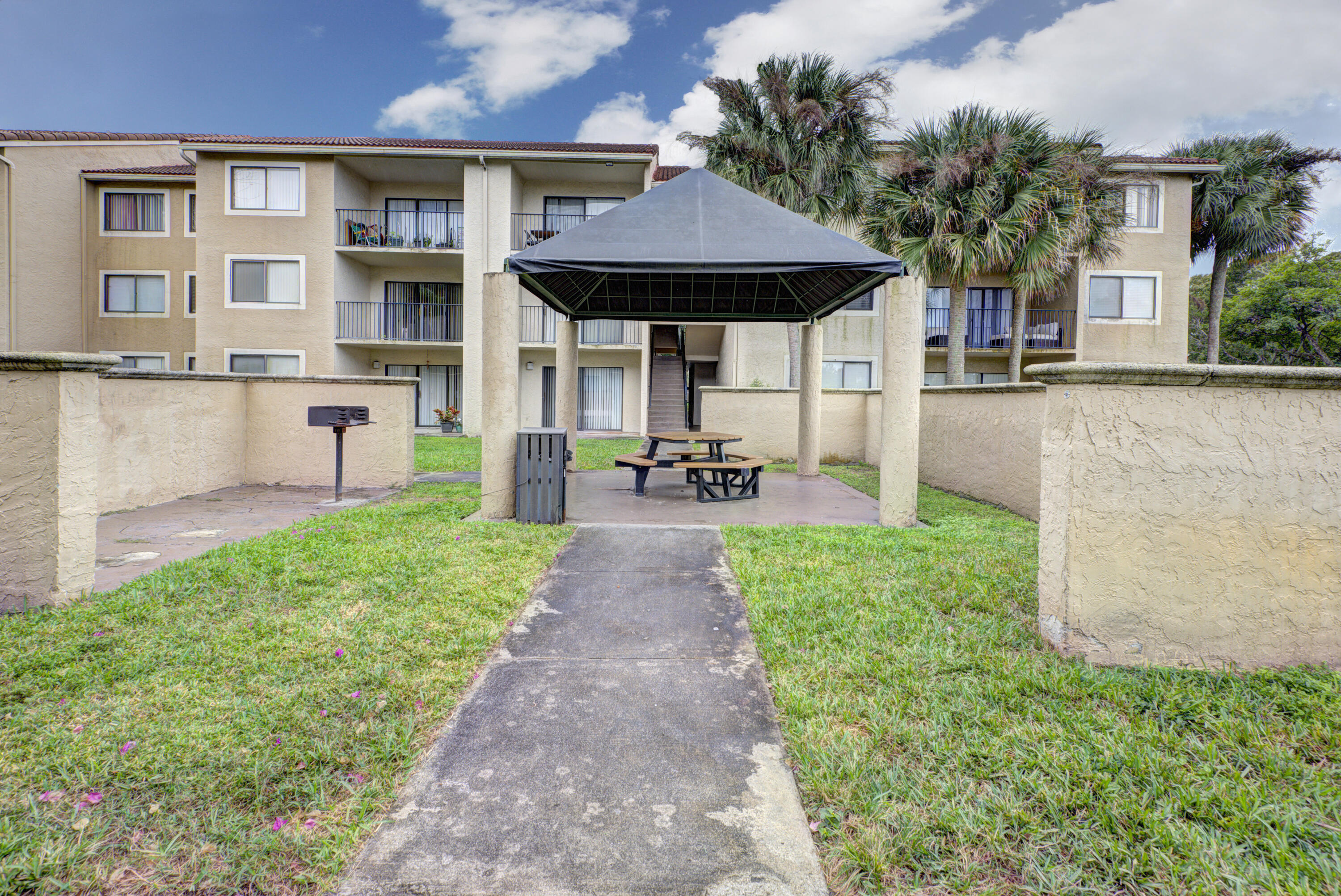 VISCONTI CONDO - Residential