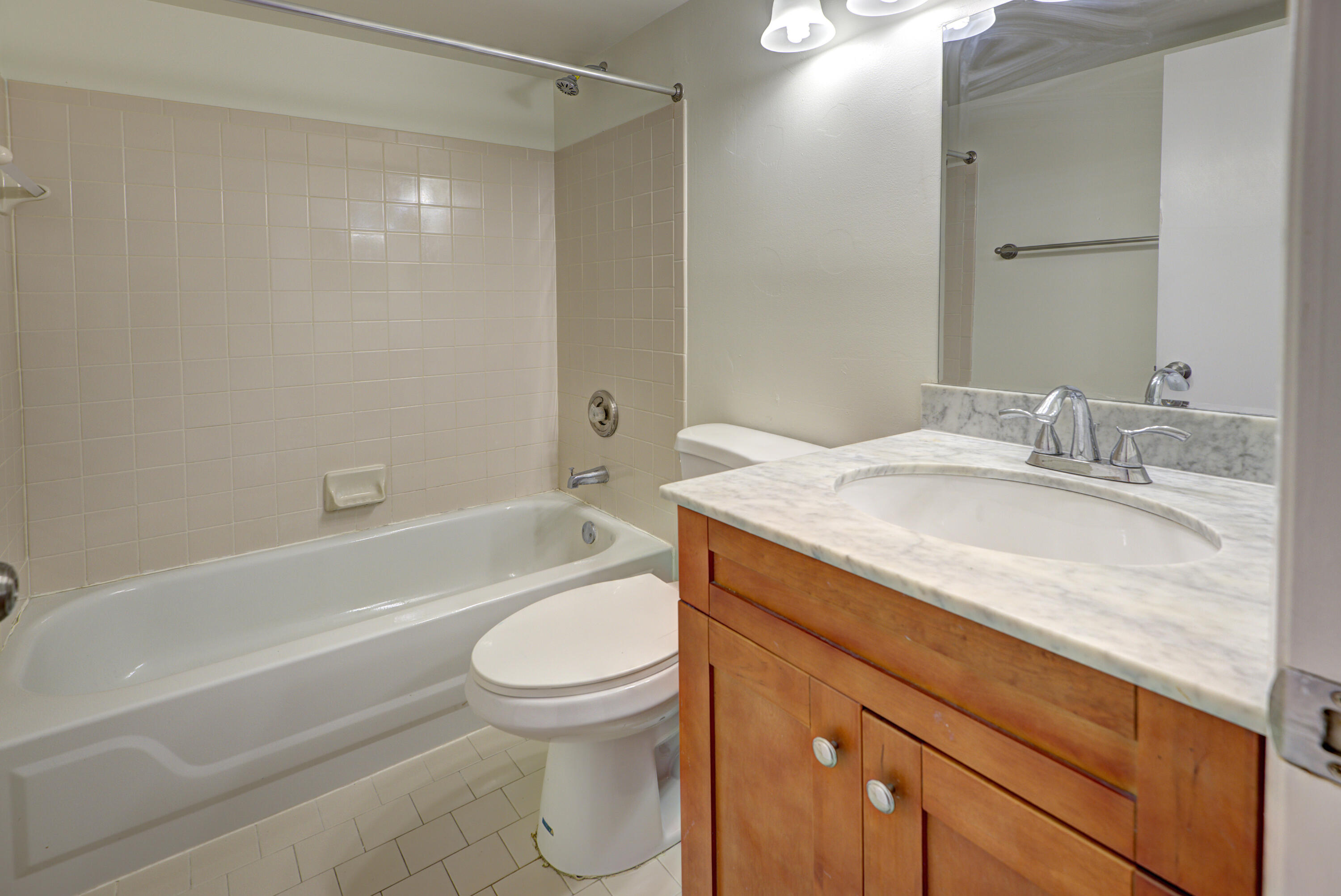 VISCONTI CONDO - Residential