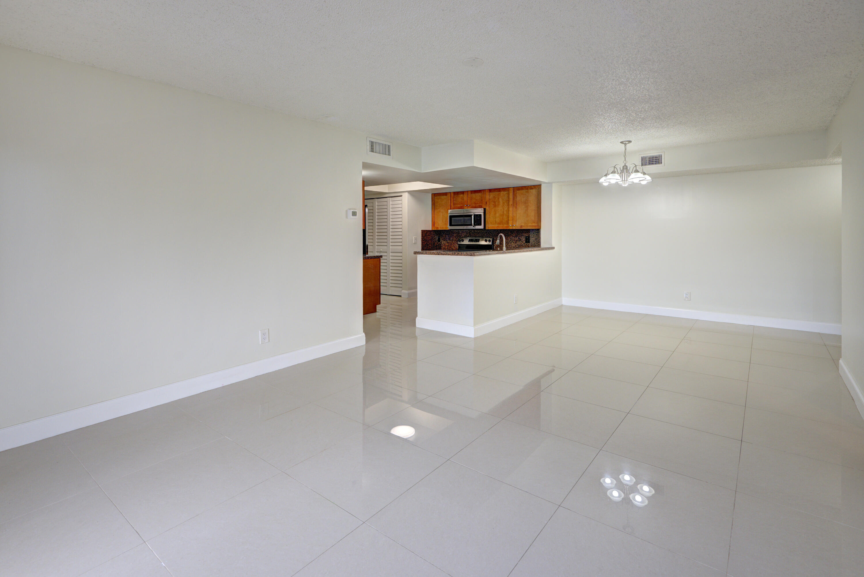 VISCONTI CONDO - Residential