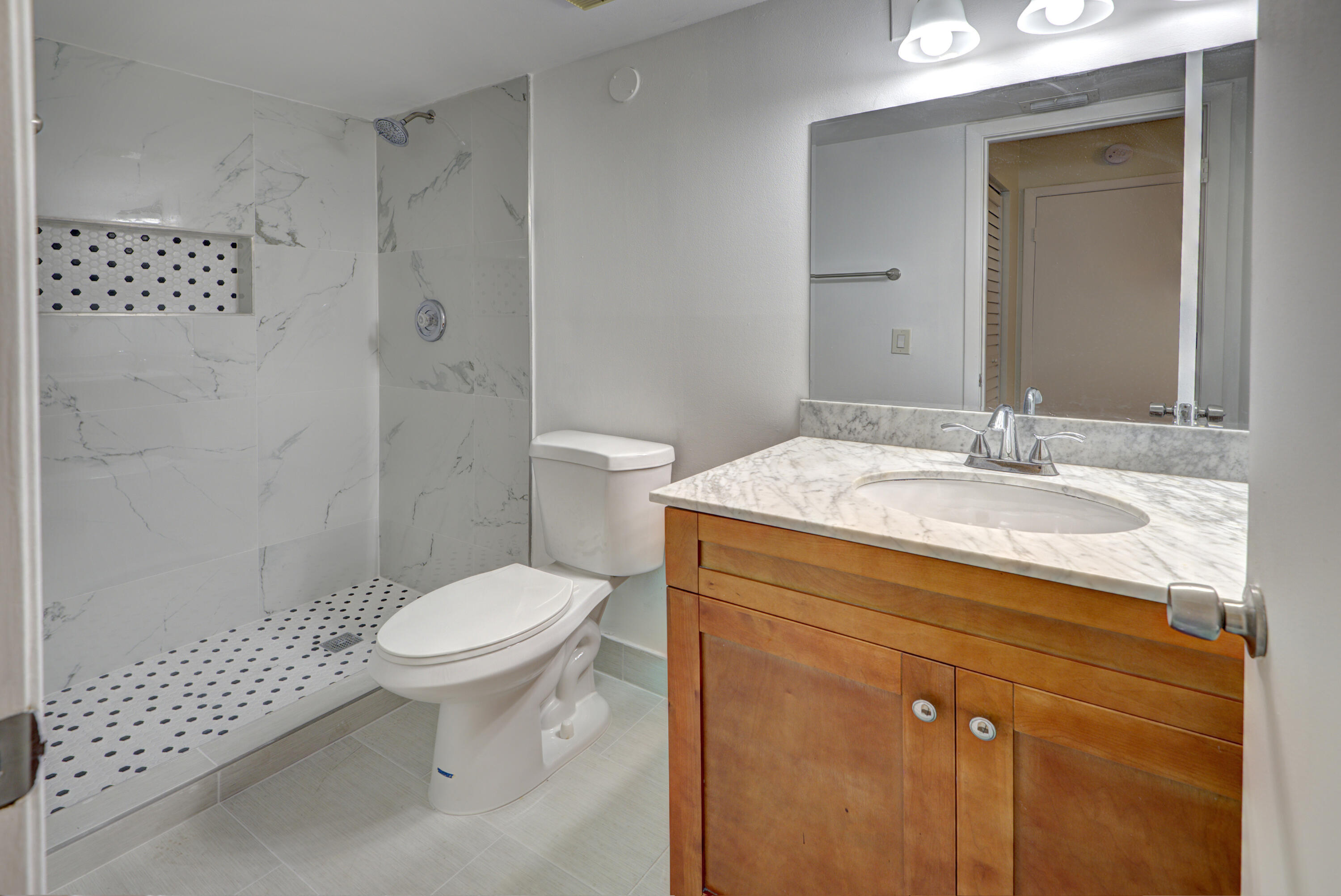 VISCONTI CONDO - Residential