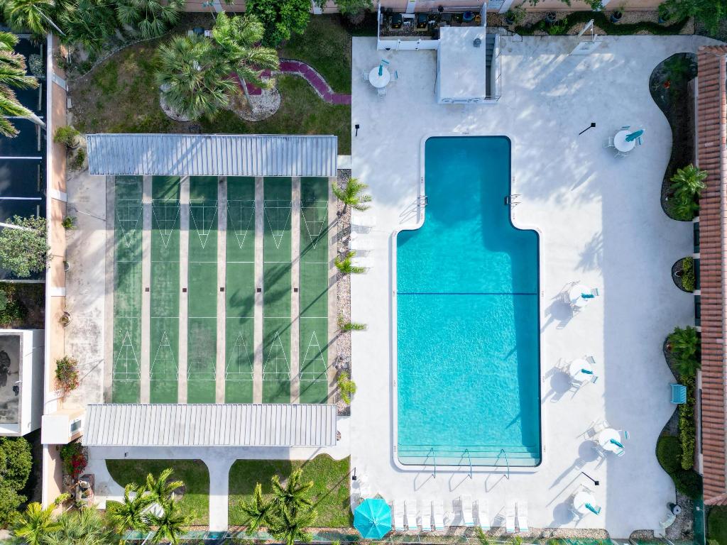 BOCA VERDE EAST CONDO - Residential