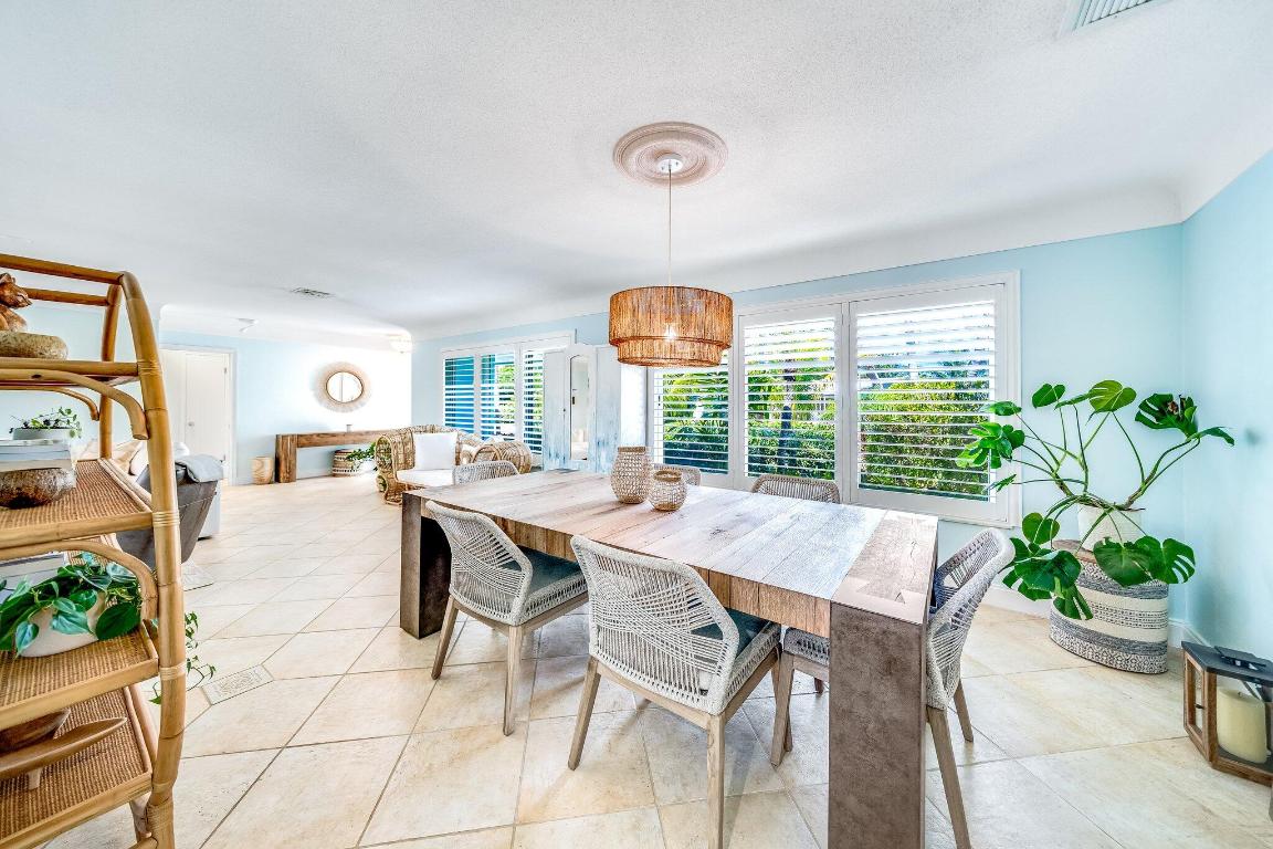 VENETIAN ISLES 2ND SEC - Residential