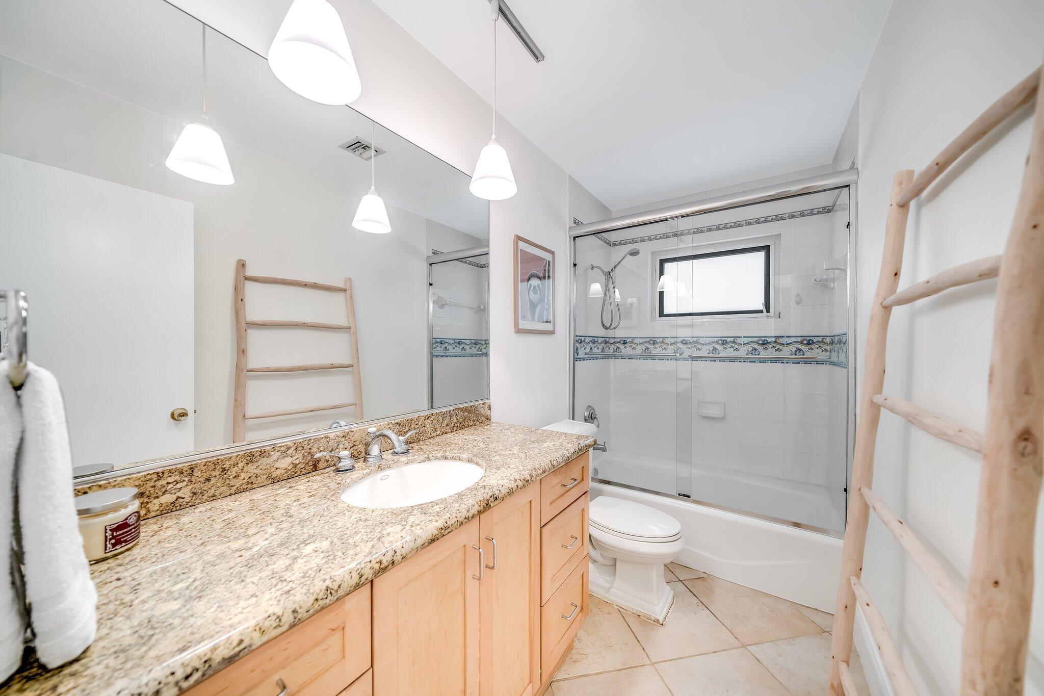 VENETIAN ISLES 2ND SEC - Residential