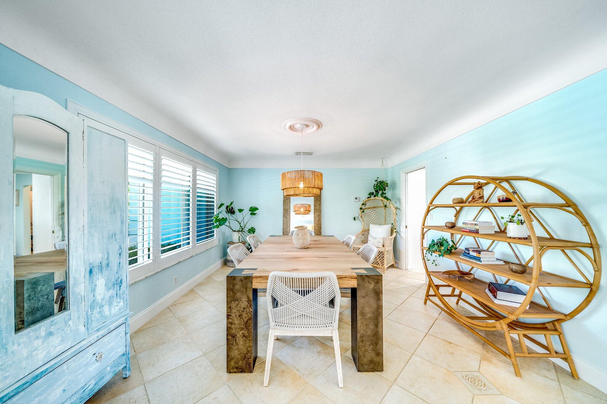 VENETIAN ISLES 2ND SEC - Residential