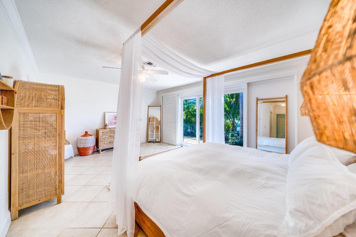 VENETIAN ISLES 2ND SEC - Residential