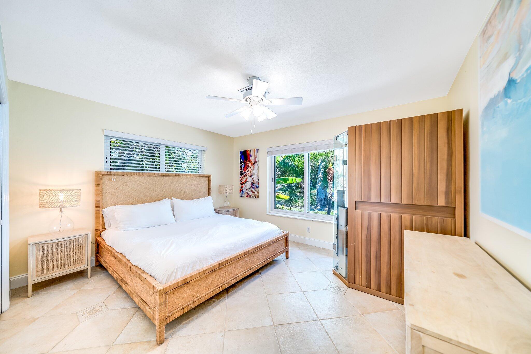 VENETIAN ISLES 2ND SEC - Residential