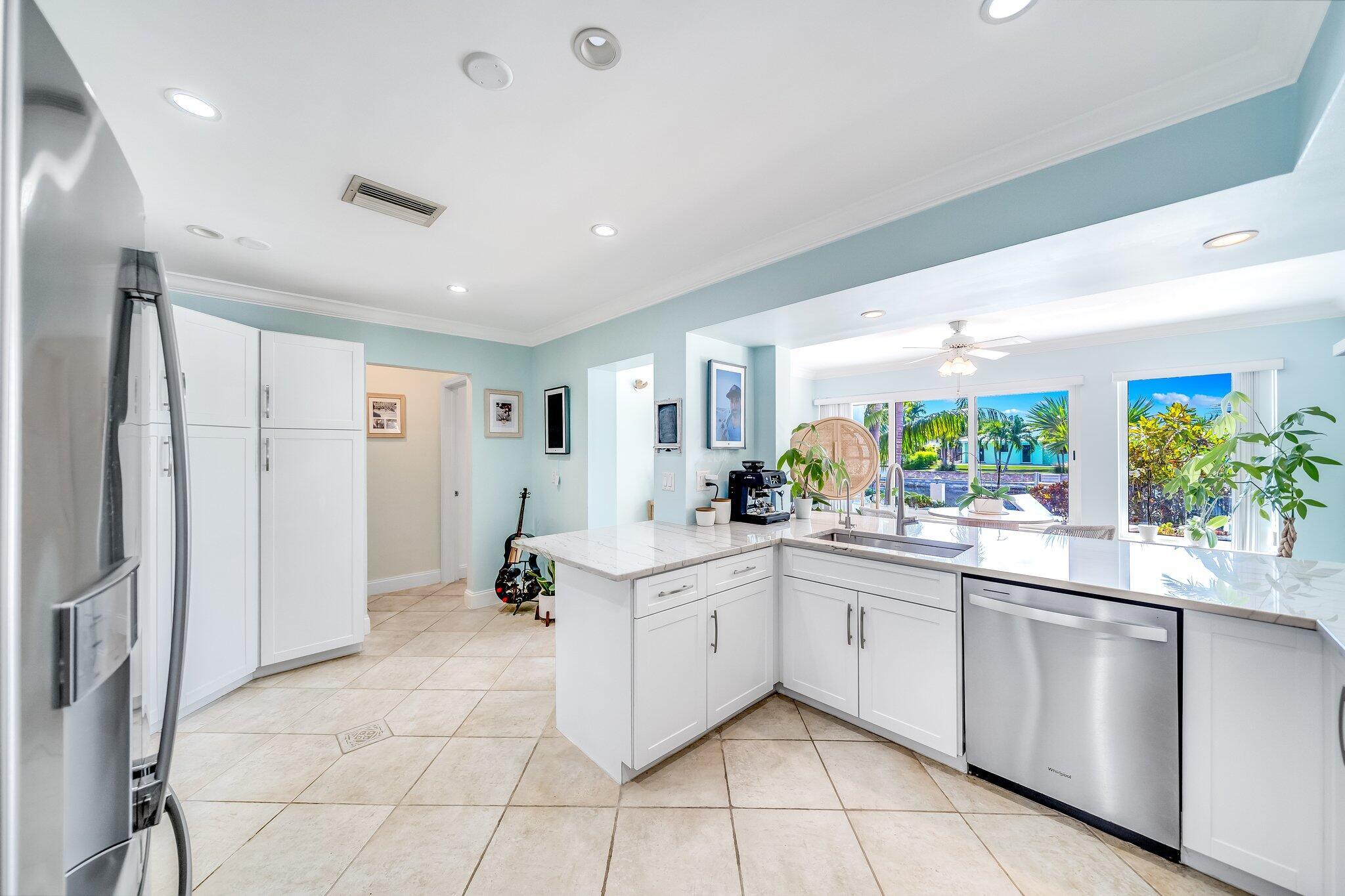 VENETIAN ISLES 2ND SEC - Residential