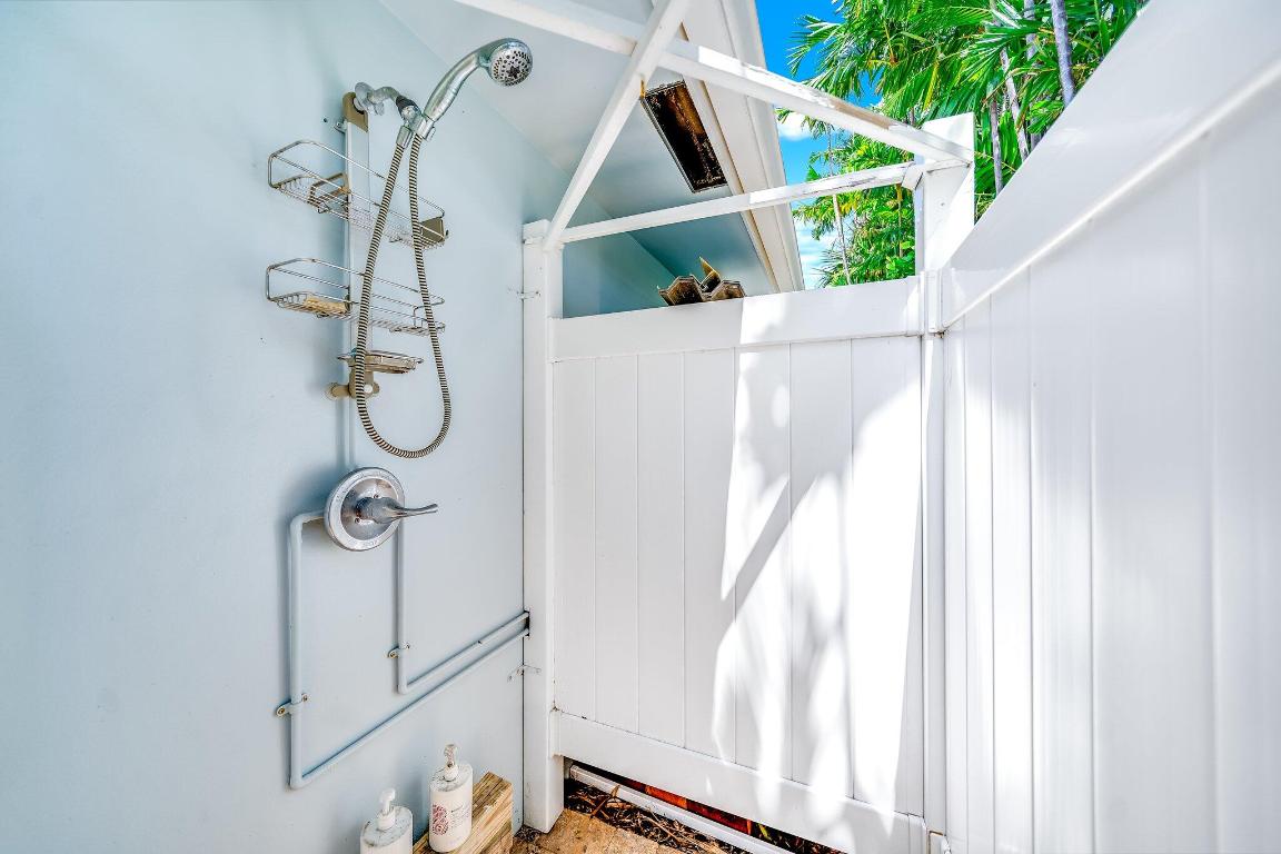 VENETIAN ISLES 2ND SEC - Residential