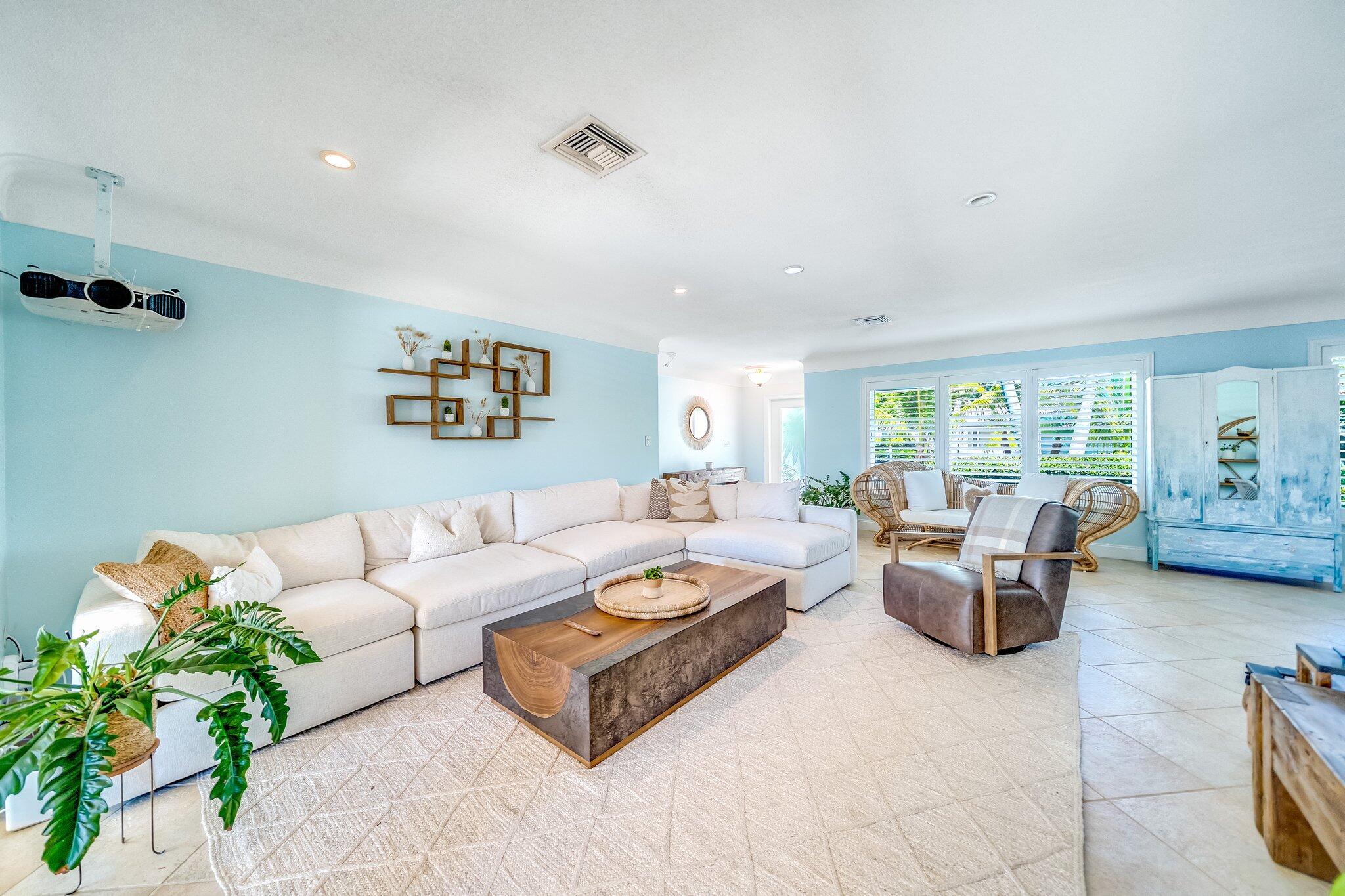 VENETIAN ISLES 2ND SEC - Residential