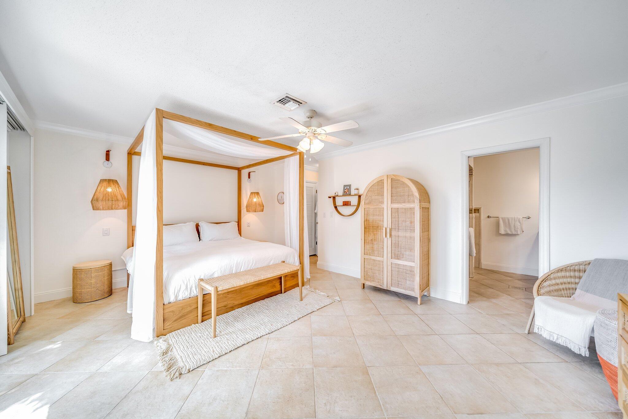 VENETIAN ISLES 2ND SEC - Residential