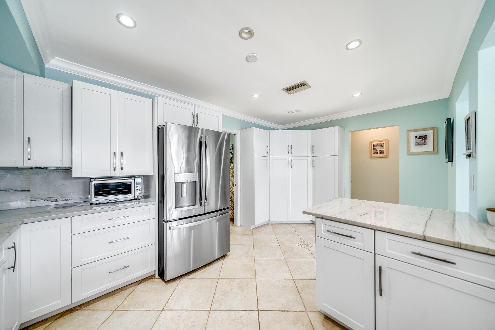 VENETIAN ISLES 2ND SEC - Residential