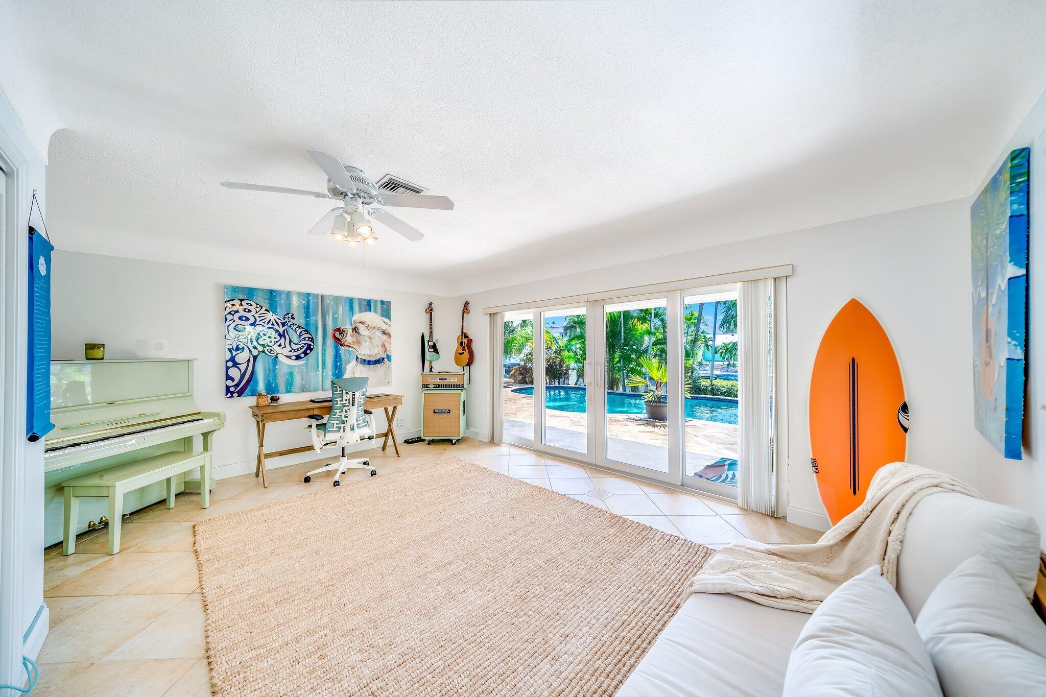 VENETIAN ISLES 2ND SEC - Residential