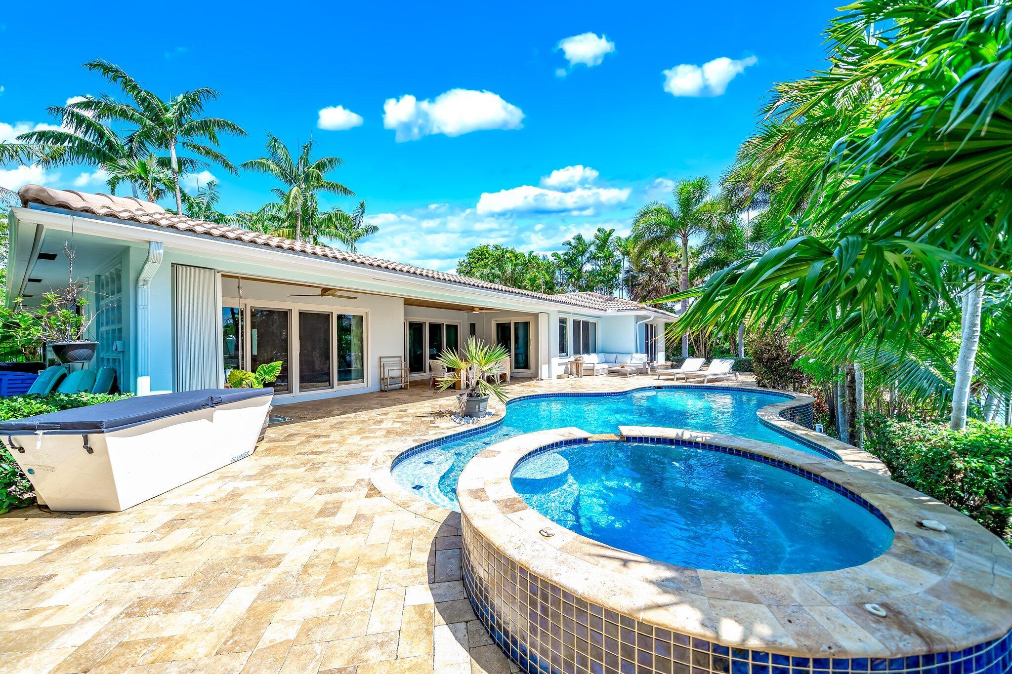 VENETIAN ISLES 2ND SEC - Residential