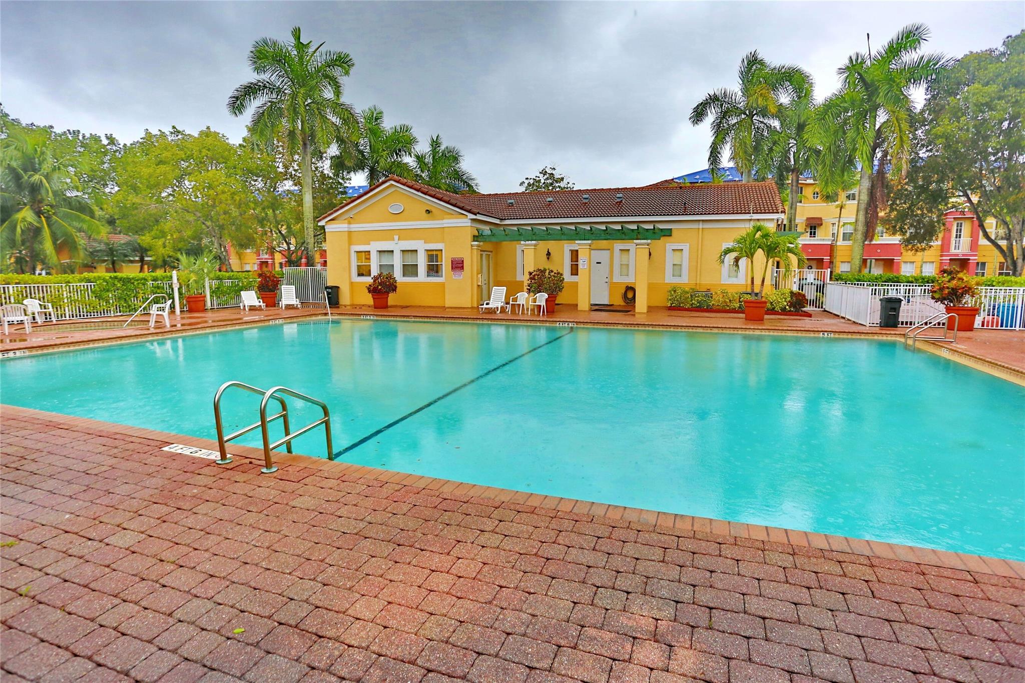 SHOMA VILLAS III AT ROYAL - Residential