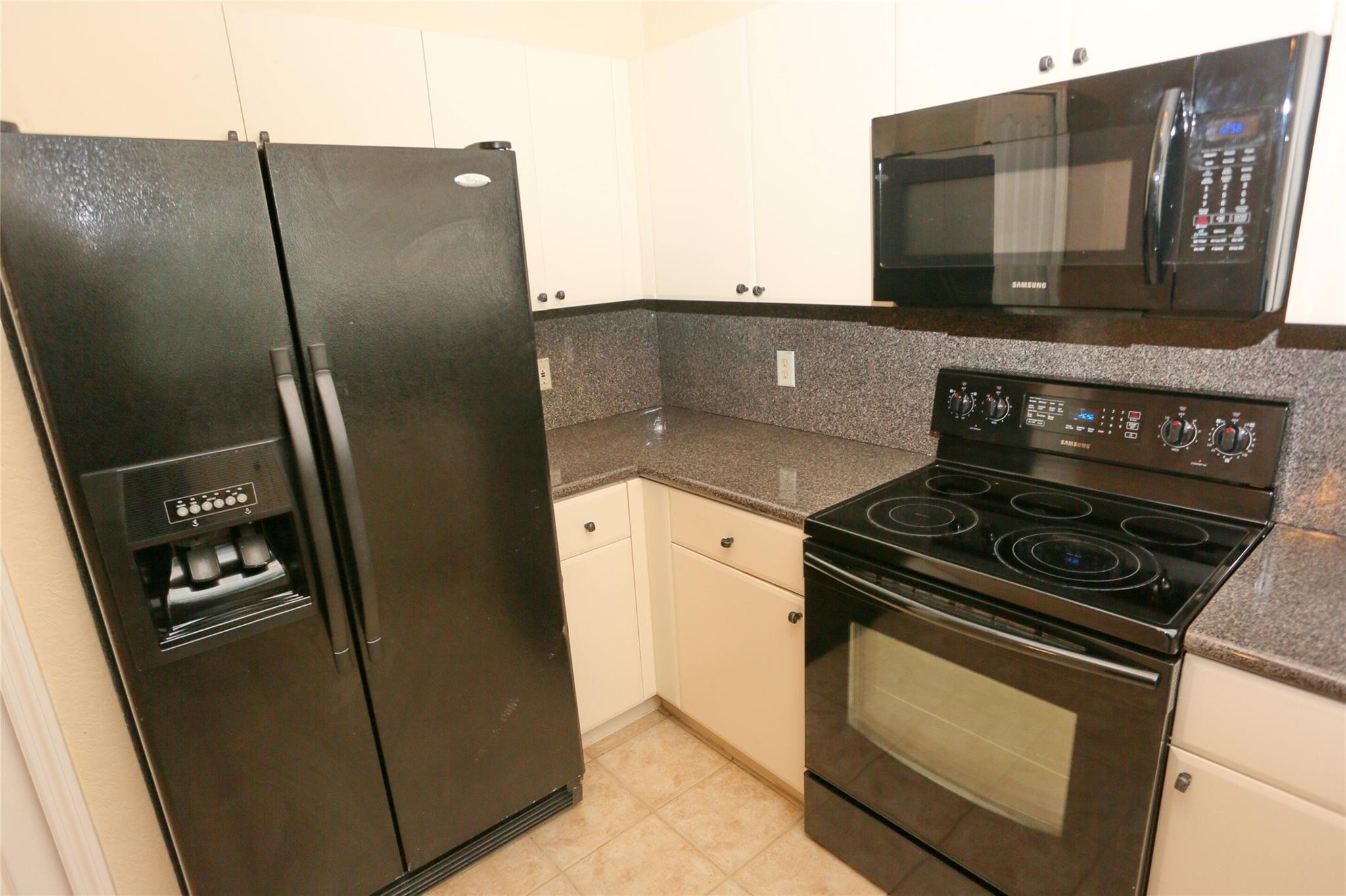 SHOMA VILLAS III AT ROYAL - Residential