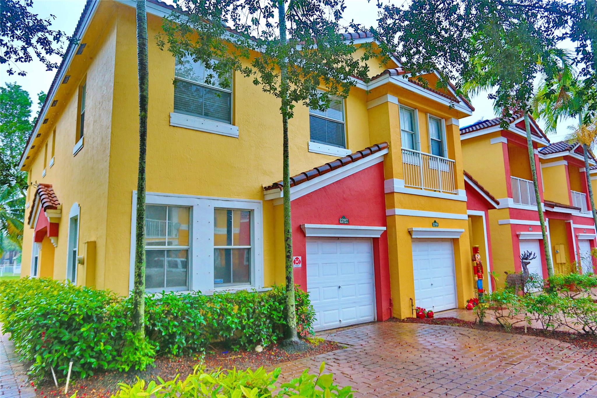 SHOMA VILLAS III AT ROYAL - Residential