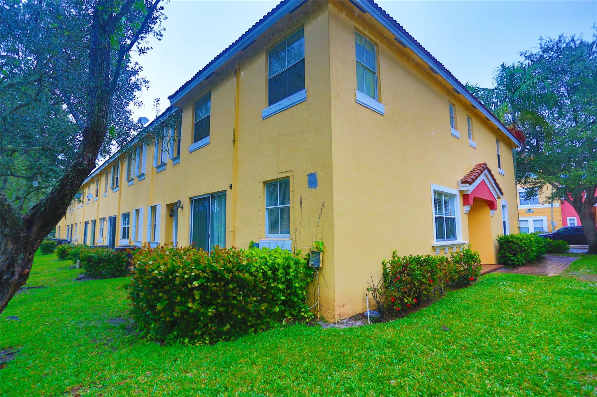 SHOMA VILLAS III AT ROYAL - Residential