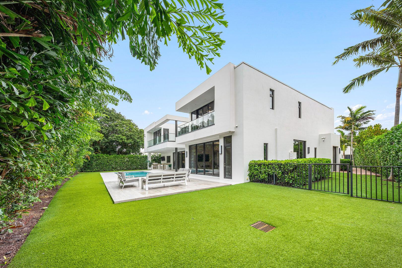 ROYAL PALM YACHT & COUNTR - Residential